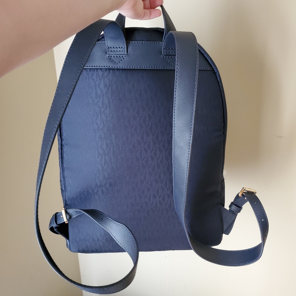 Sold / Final Price MICHAEL KORS Medium Backpack NWT - Picture 2 of 4